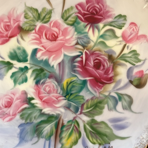 Lovely Signed Antique Plate - Pink Roses with Scalloped Edges & Trimmed in Gold - Picture 3 of 7